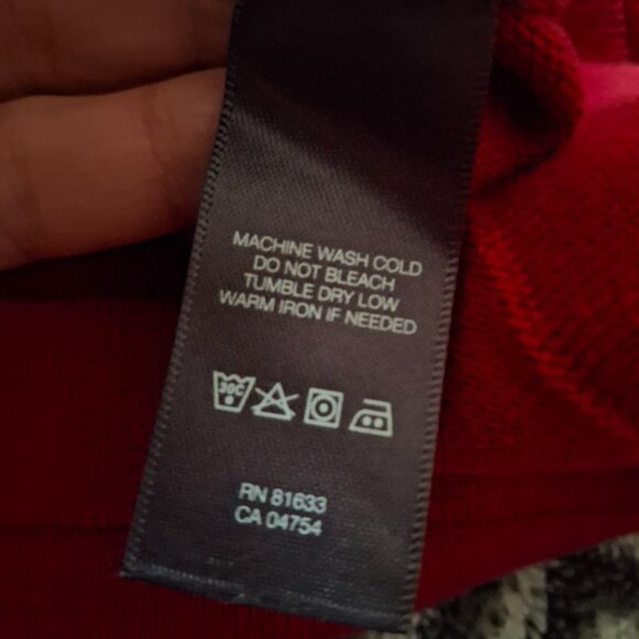 Kenneth Cole Reaction Women’s Red V-Neck Textured Knit Cotton Sweater Size S - Picture 3 of 5